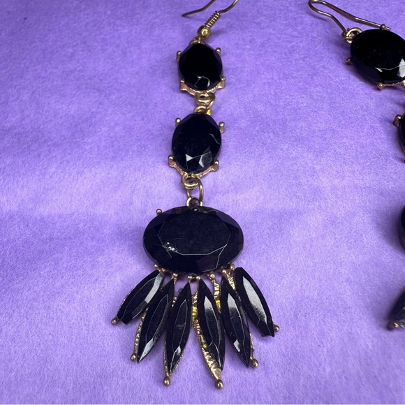 Gorgeous Black Drop Earrings! - Picture 2 of 5